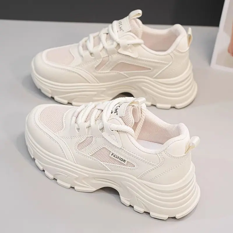 Atmungsaktive Mesh Sportschuhe mit Plateau