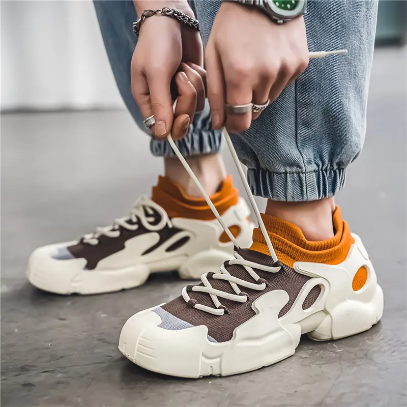 Atmungsaktive Sportschuhe mit Fly-Woven-Mesh