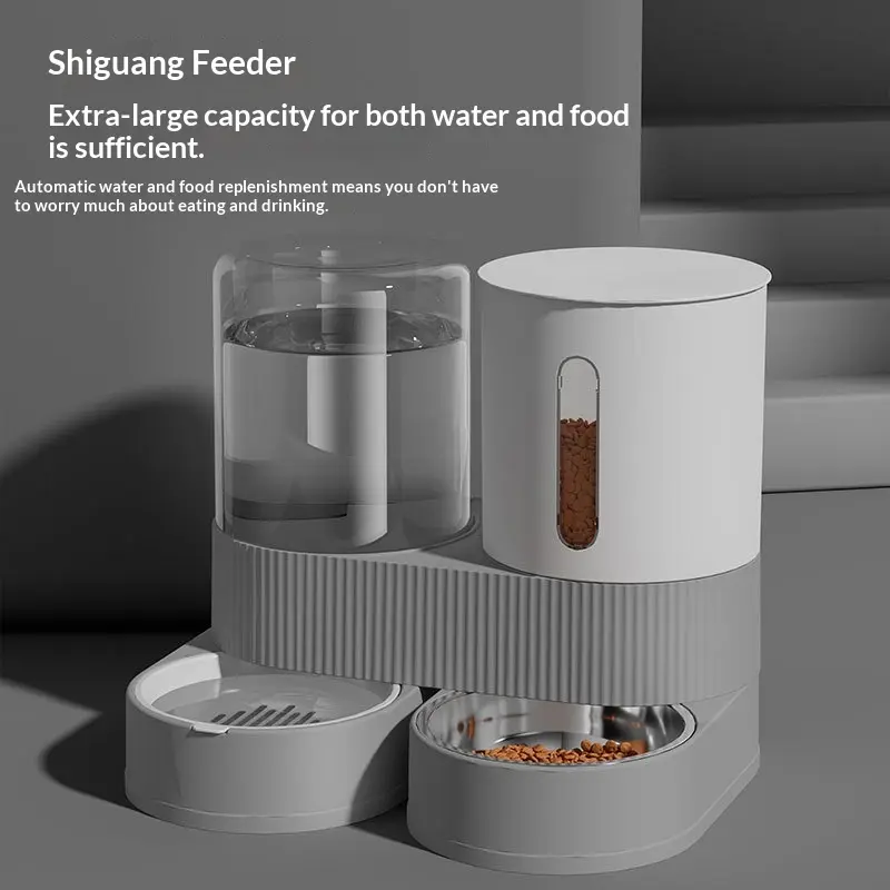 Automatischer Futter- und Wasserspender