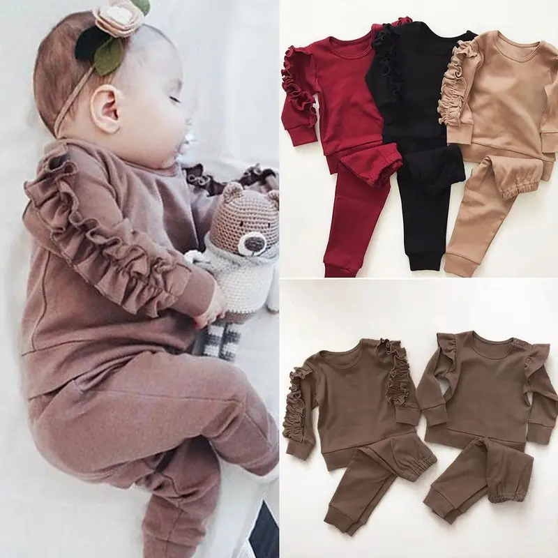 Baby-Overall mit Rüschen