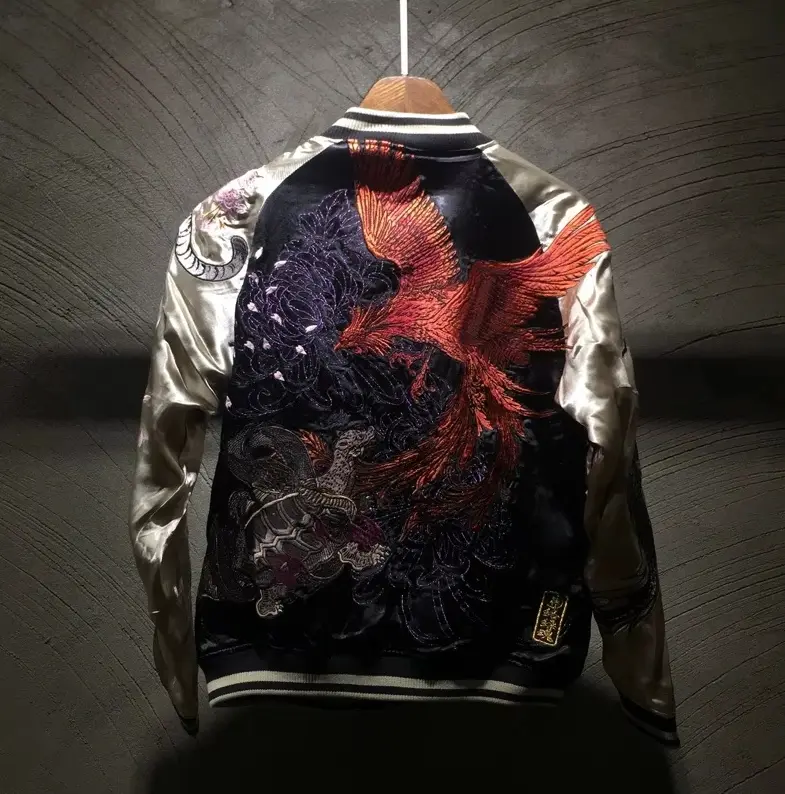 Baseballjacke mit Drachen-Stickerei