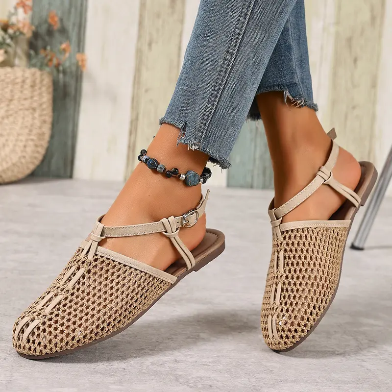 Bequeme Flats mit Schnalle