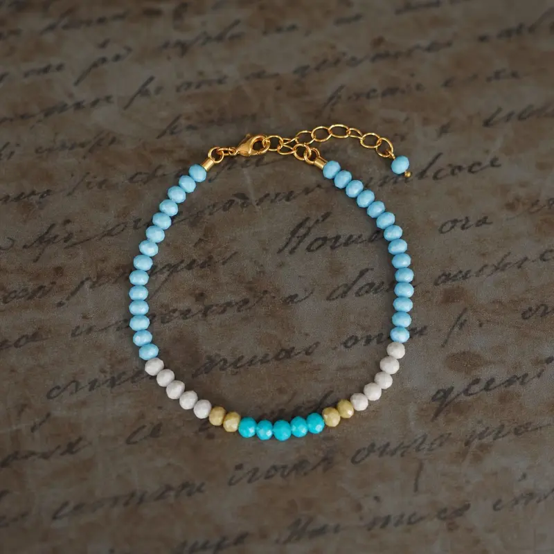 Blaue Perlenkette