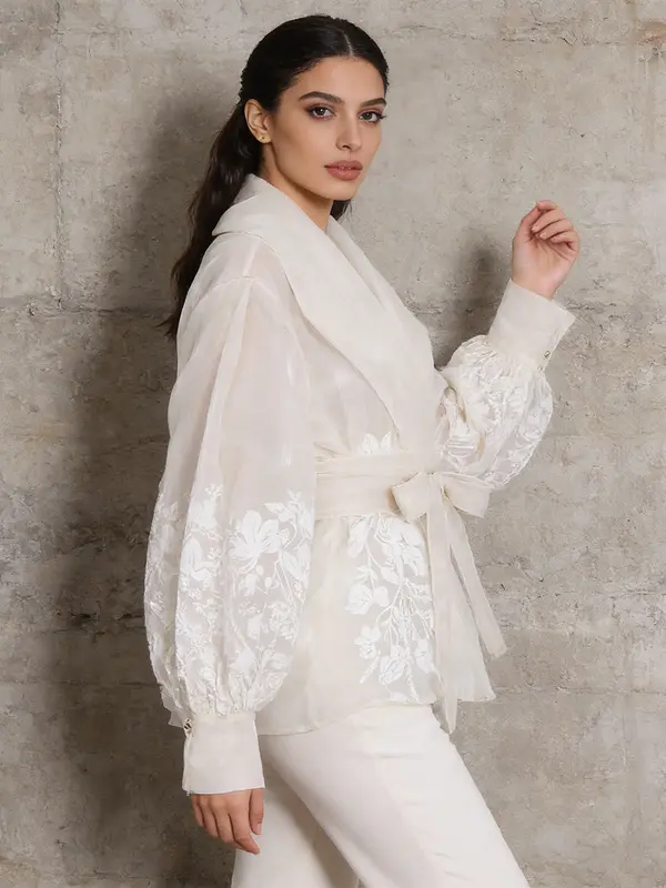 Bluse mit Floralem Stickerei