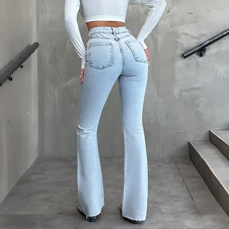 Casual Mid-High Einfarben Jeans mit Rohkante und Flare