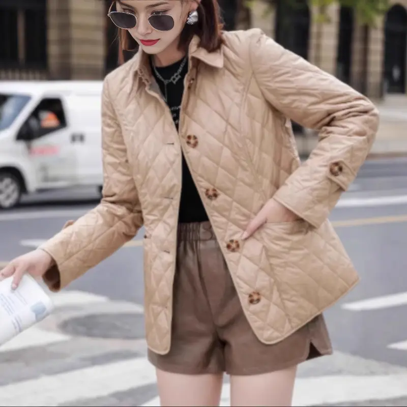 Damen-Steppjacke mit Rautenmuster