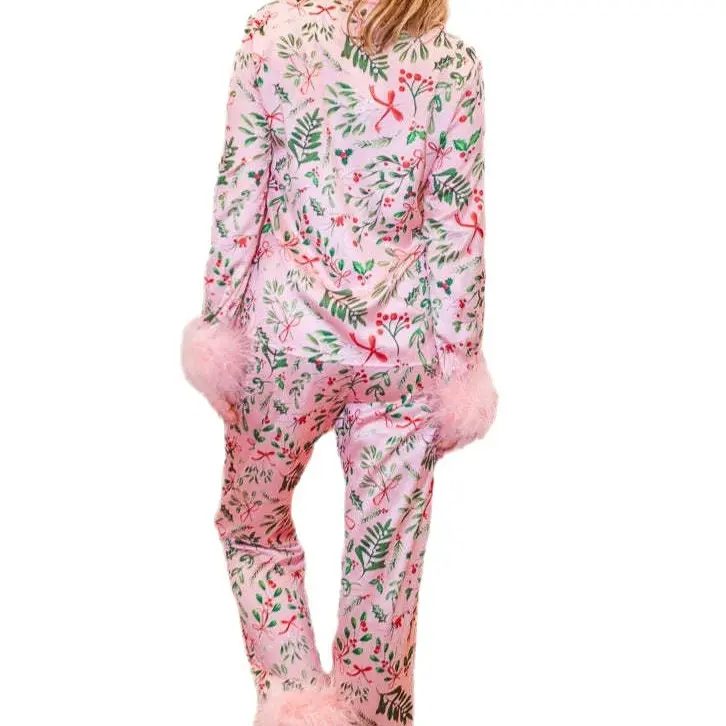Damen- und Kind-Freizeitanzug mit Print