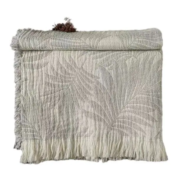 Dickgewebte Vier-Lagen-Jacquard-Decke mit Fransen