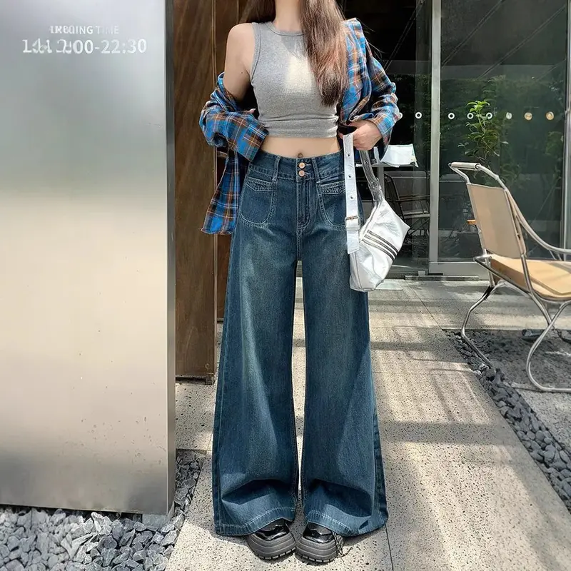 Dunkelblaue Jeans, hoch geschnitten