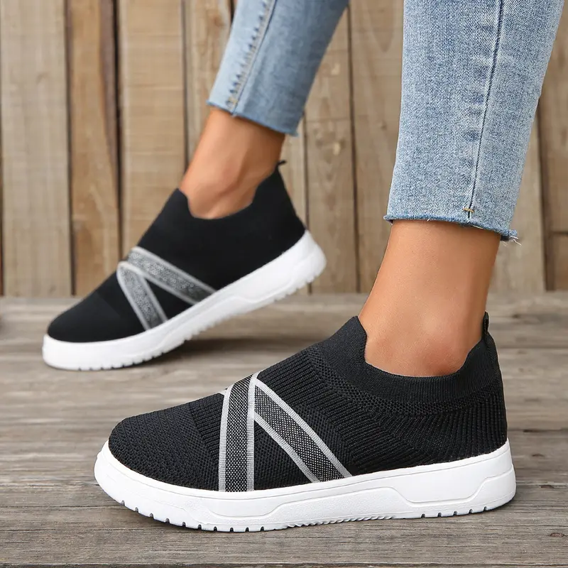 Einfache Outdoor-Sneaker