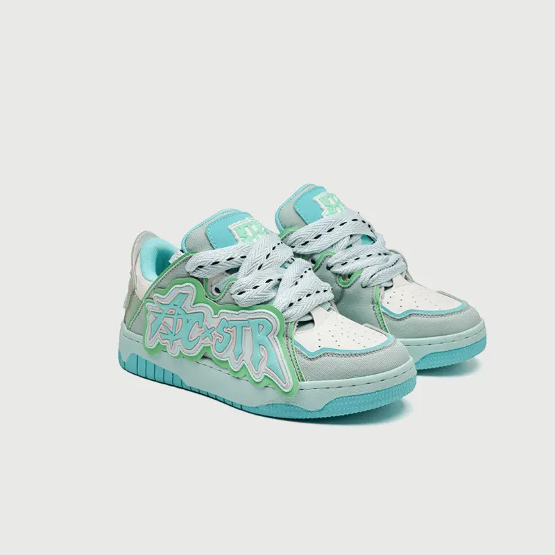 Einfache, vielseitige Schuhe mit dicker Sohle