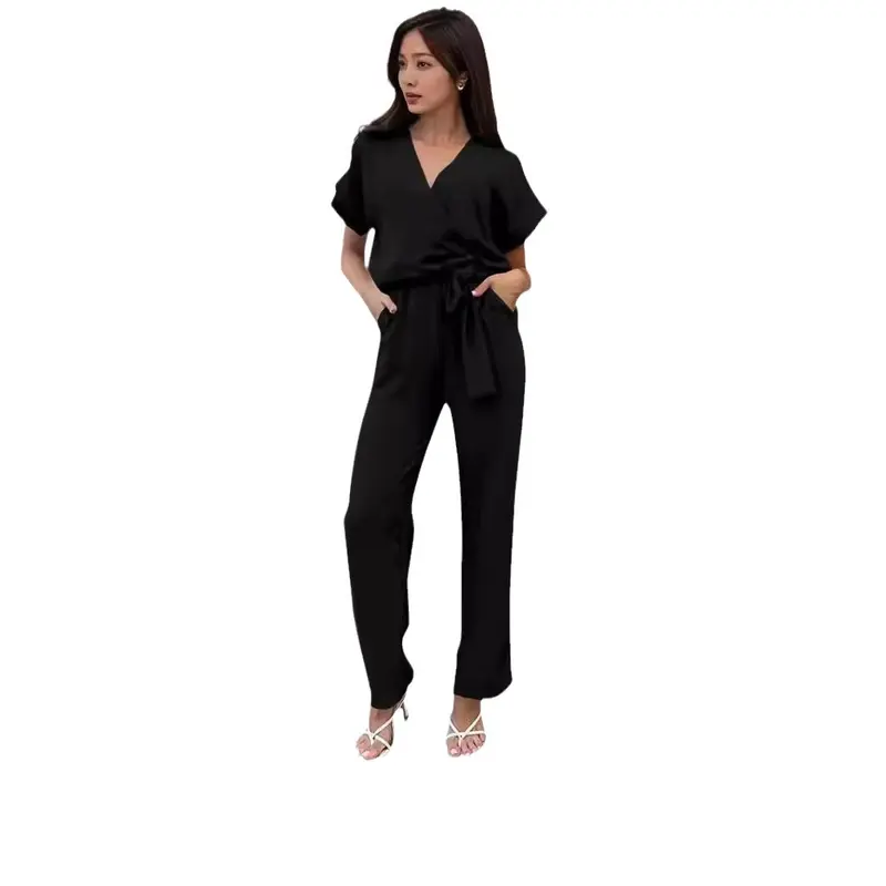 Einfacher Jumpsuit mit Tasche