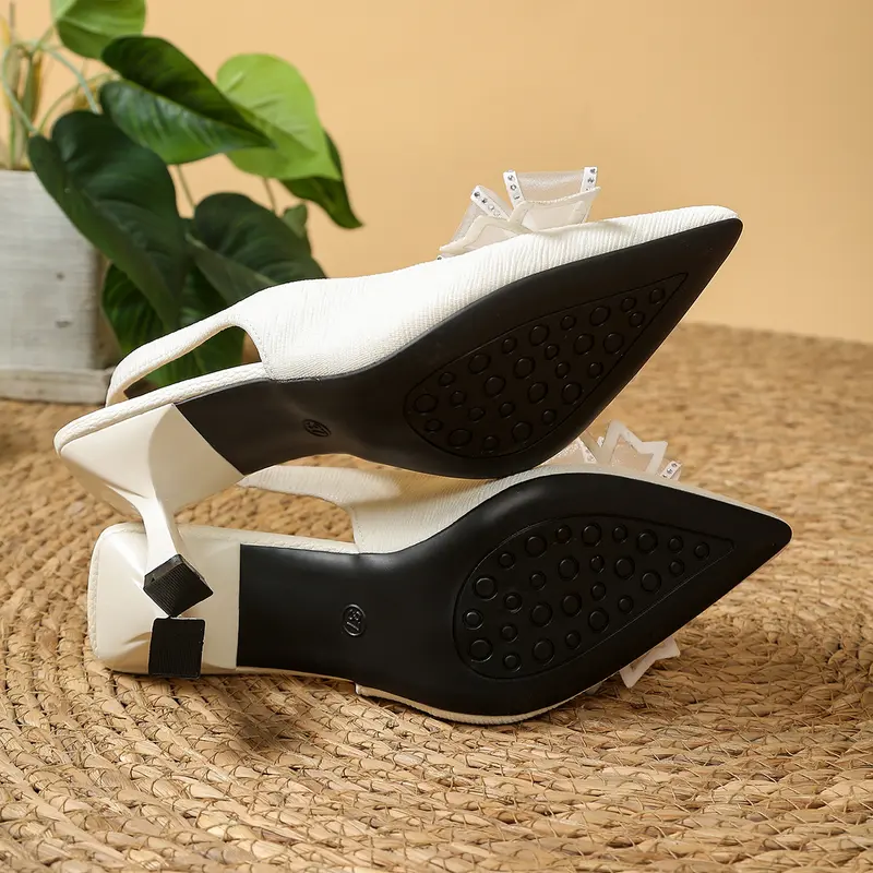 Elegante Sandalen mit geschlossener Spitze