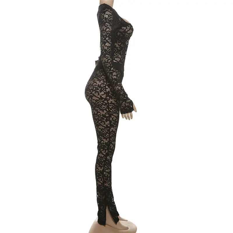 Eleganter Spitzen-Jumpsuit mit transparenten Details