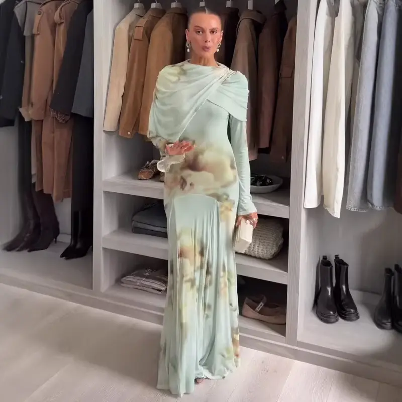 Elegantes Plisseekleid mit Blumenmuster