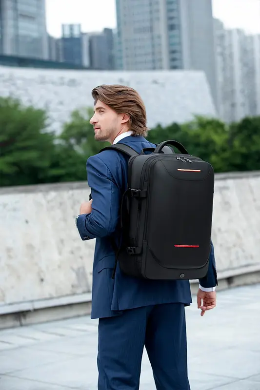 Erweiterbare Reisetasche mit Kompression