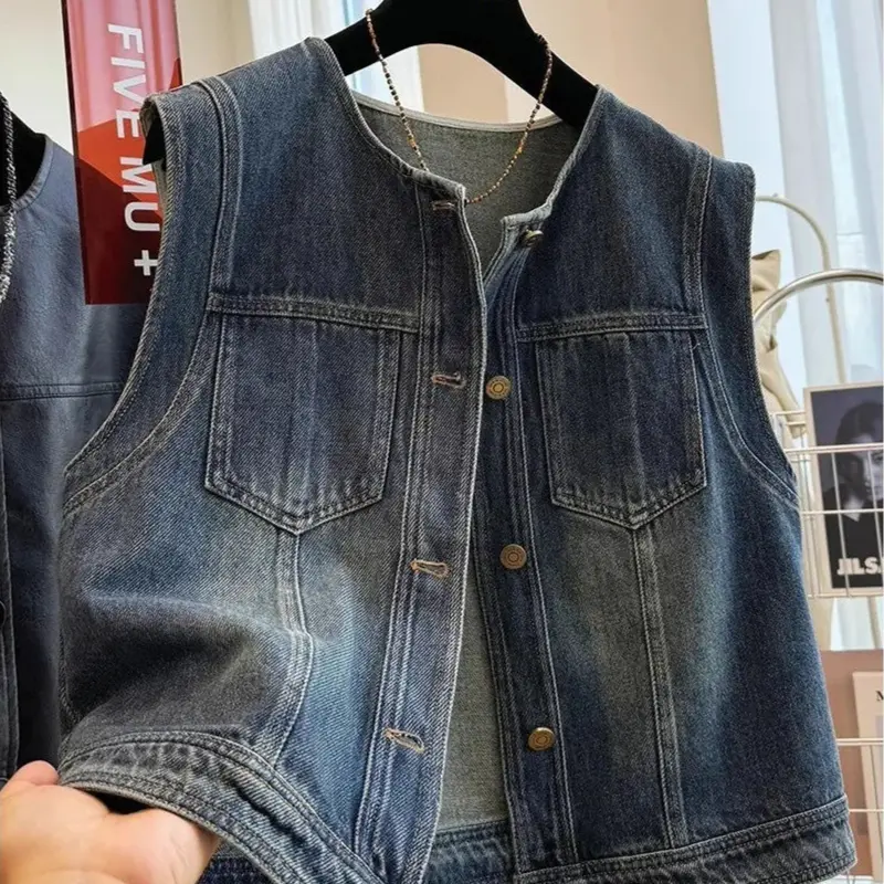 Figurbetonte Jeans-Weste mit Rundhals