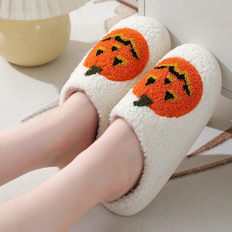 Flauschige Hausschuhe «Kürbis» · Halloween-Plüsch-Slipper