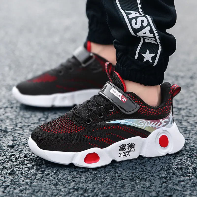 Fliegende Schnürschuhe für Kinder