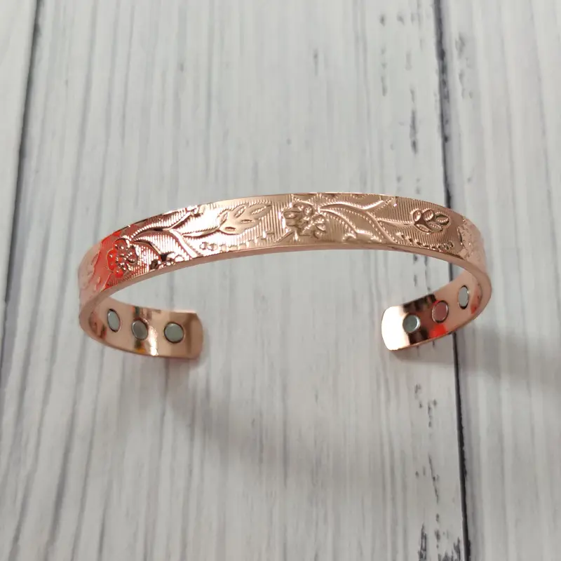 Florales Magnetarmband aus Rotkupfer