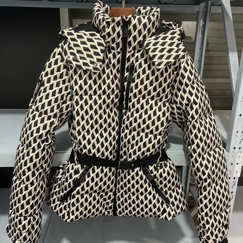 Gefütterte Ski-Pufferjacke mit Kapuze