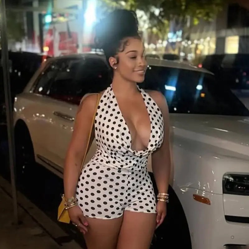 Gepunkteter Neckholder Off-Shoulder Bodysuit mit Shorts