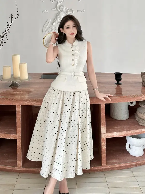 Gepunktetes Midikleid in Beige