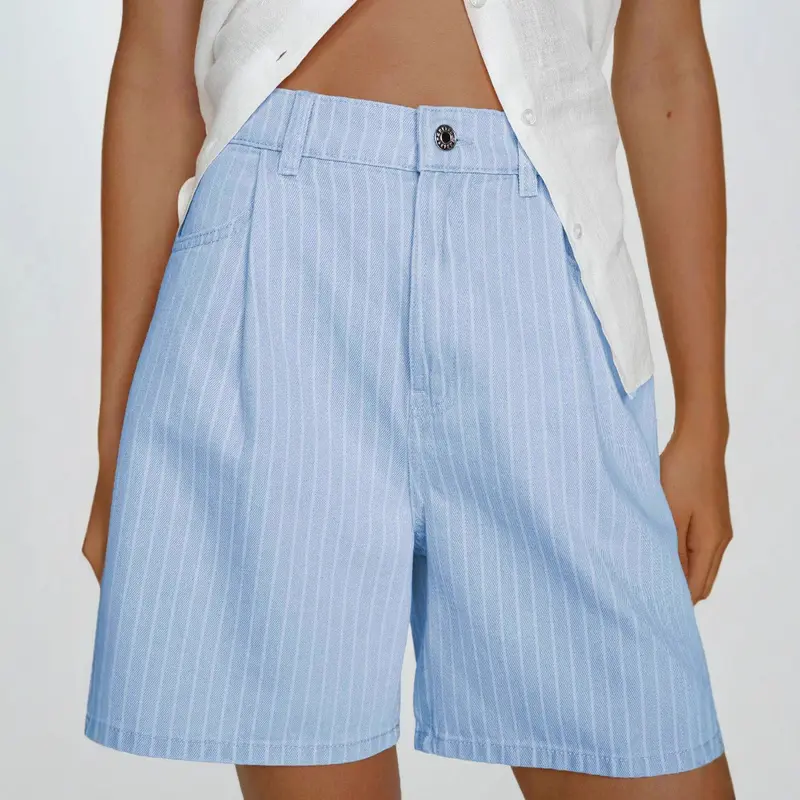 Gestreifte High-Waist Denim Shorts in Übergrössen