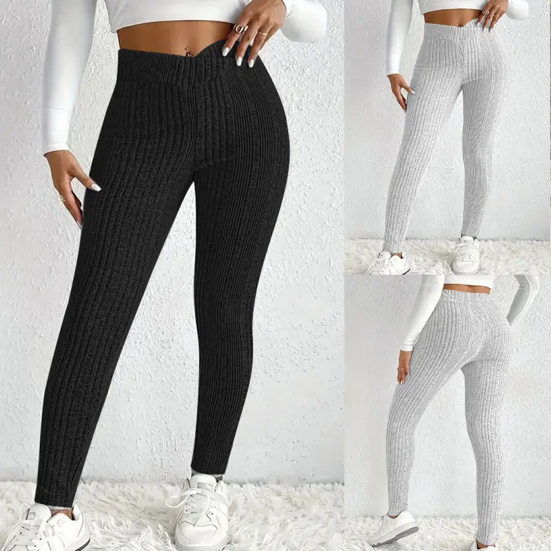 Gestreifte Rippenhose mit hohem Bund