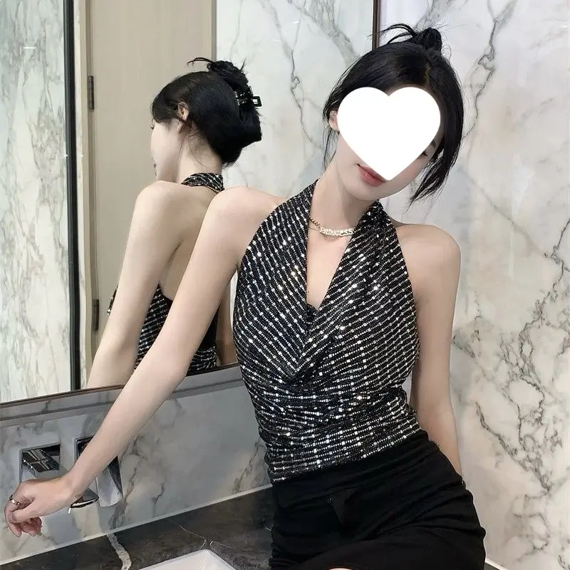 Glitzerndes Tanktop mit Wellenförmigem Kragen und Trägern