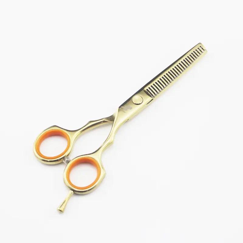 Goldene Haarscheren für dünnes Haar