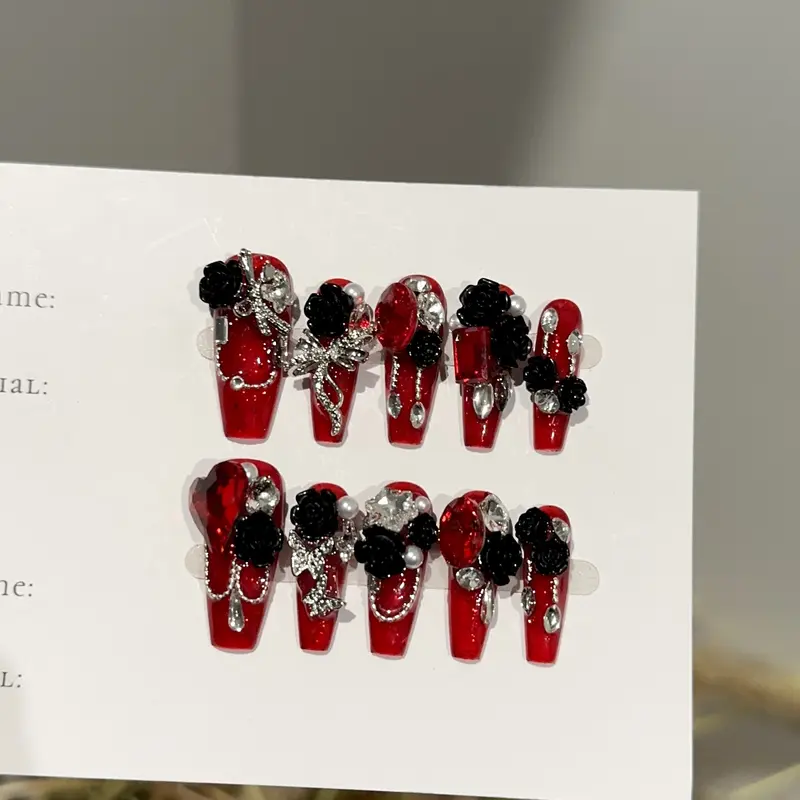 Handgemachte weinrote lange Nagelspitzen