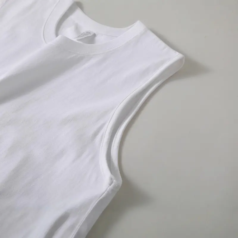 Herren-Weste mit Grafik-T-Shirt