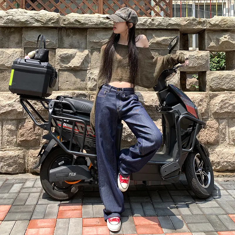 High-Waist Straight-Leg Jeans im American Style