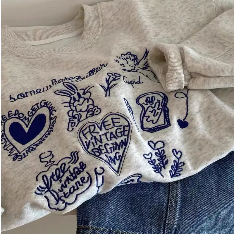 Hoodie mit Herz- und Häschen-Stickerei