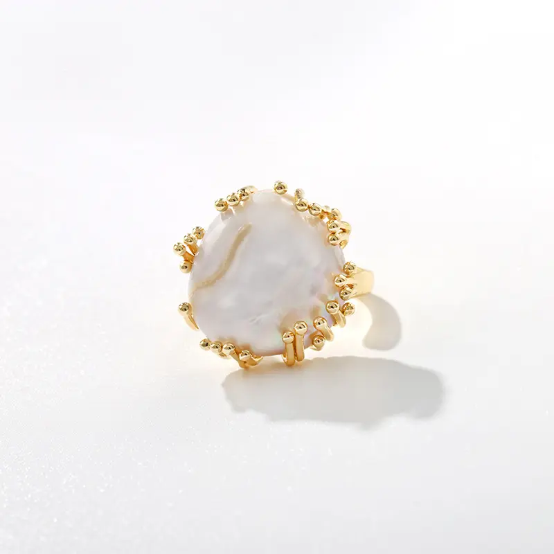 Influencer-Style Baroque Pearl Ring Kupfer