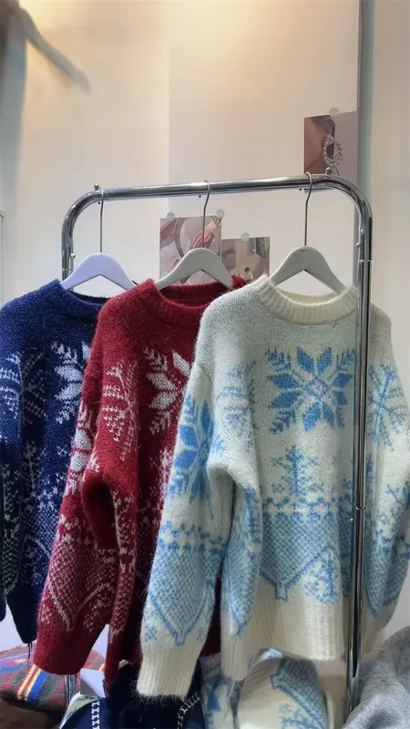 Jacquard Pullover mit Schneeflockenmuster