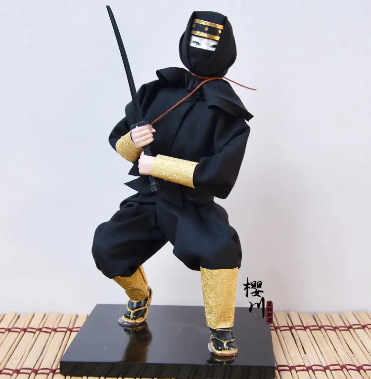 Japanischer Samurai mit Katana-Schwert, 30 cm