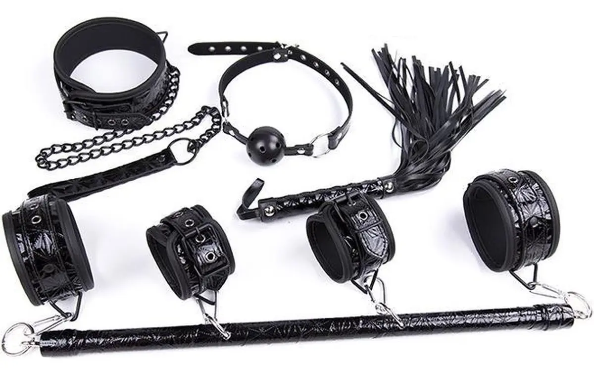 Kit BDSM 9 pièces simili cuir — Luxury
