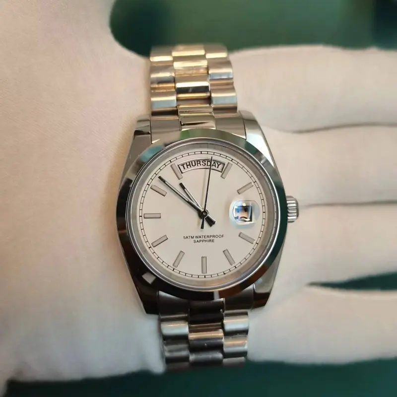 Klassische Herrenuhr Edelstahl · Saphirglas, 50m wasserdicht