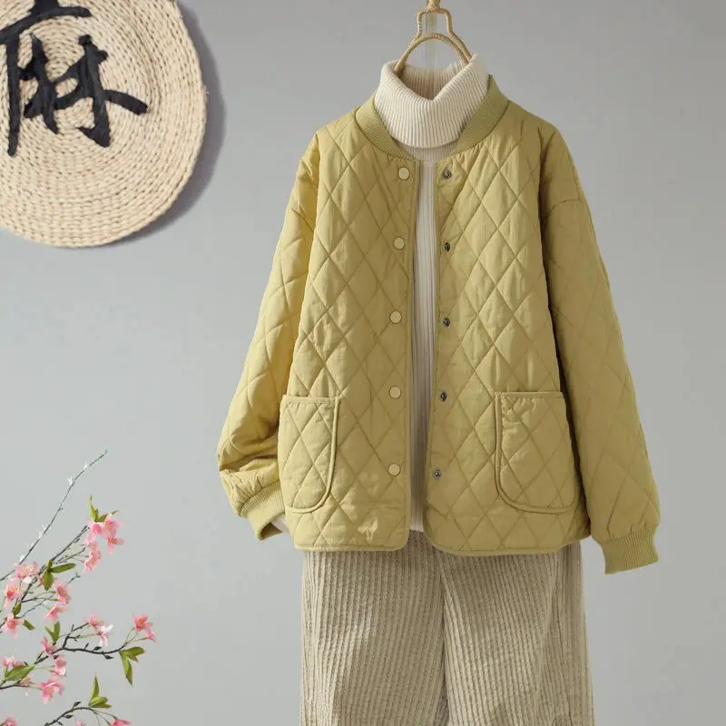 Kurze, locker geschnittene Damen-Steppjacke
