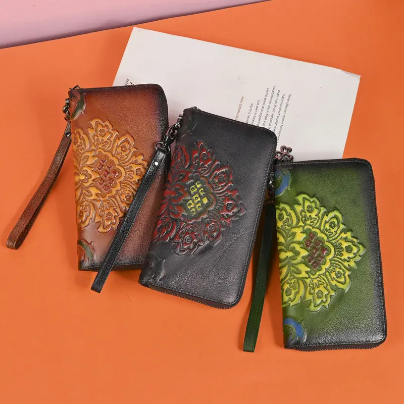 Leder-Portemonnaie «Fiore» – geprägte Blüten, Zip