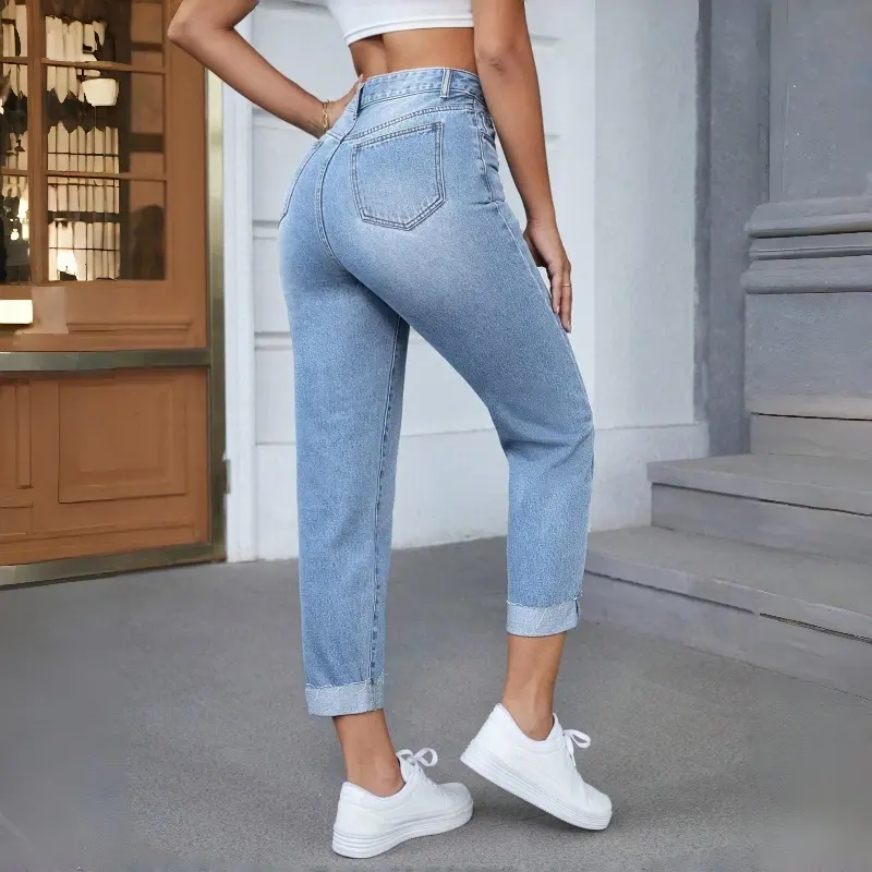 Leichte, blaue Skinny Jeans