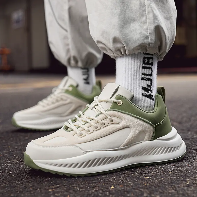 Leichte Casual Sneaker mit Plateau-Sohle