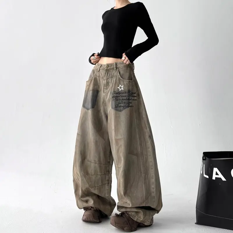 Loose-Fit Damenhosen mit Kurzschnitt