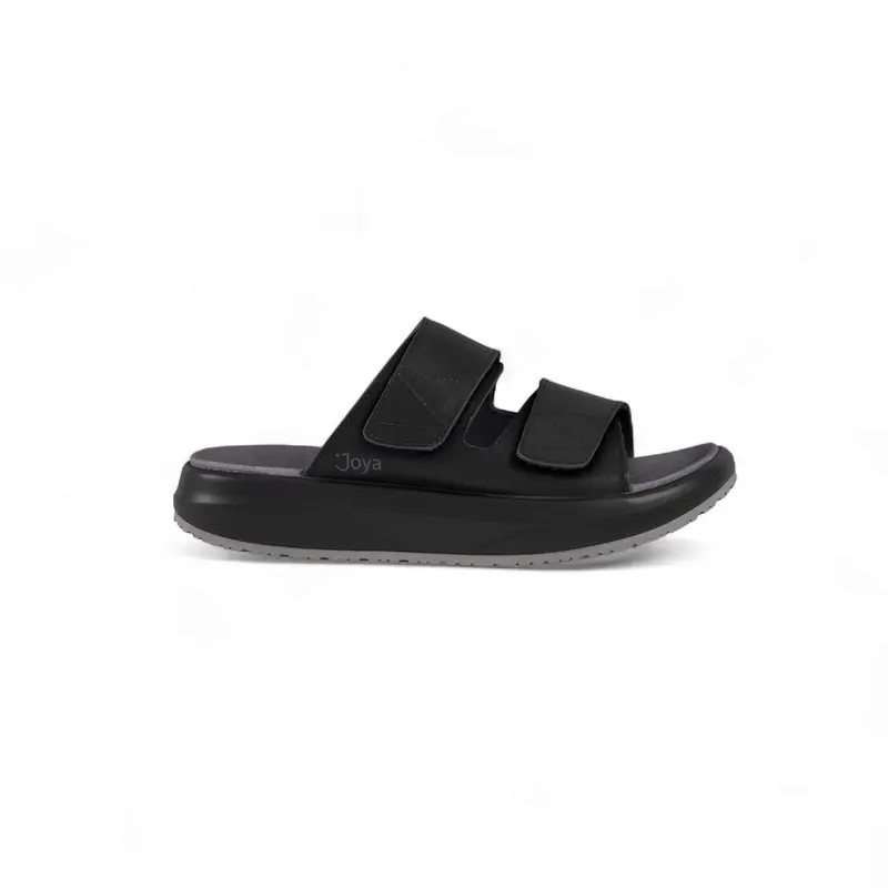 Max III black