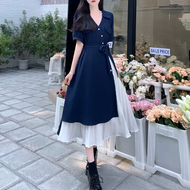 Midikleid «Bluette» – Fake-2-Teiler mit V-Ausschnitt