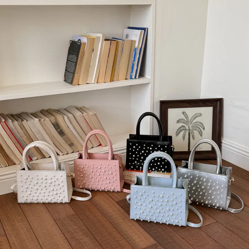 Mini-Handtasche «Perla» · Perlen-Rivet Bag