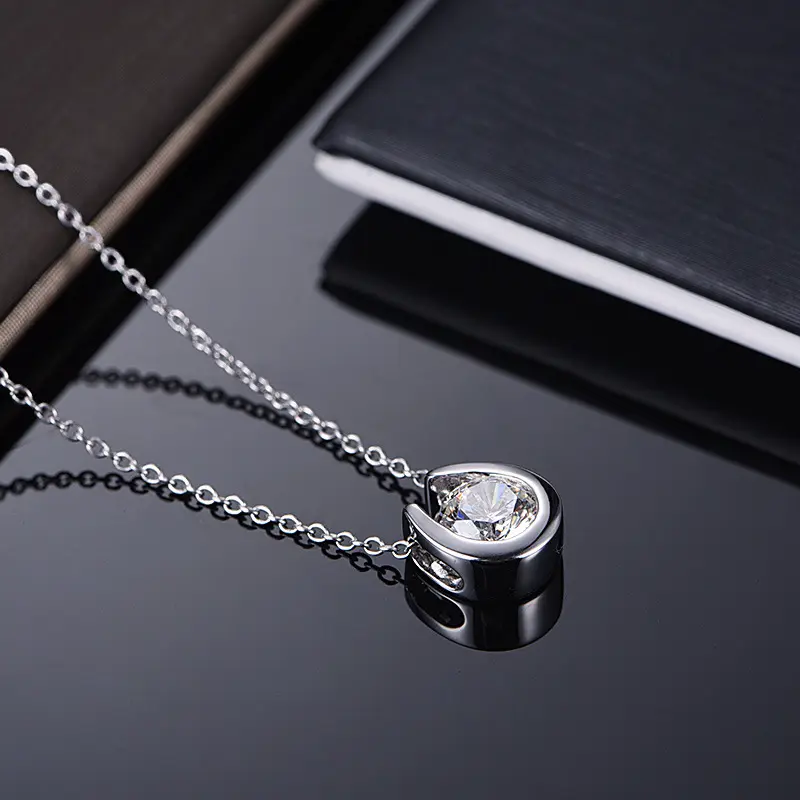 Minimalistisches Moissanite-Halskette