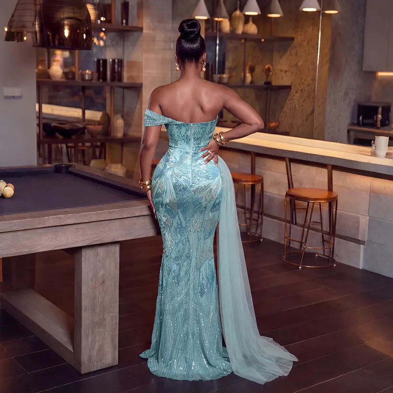 Off-Shoulder Paillettenkleid mit fliessenden Bändern